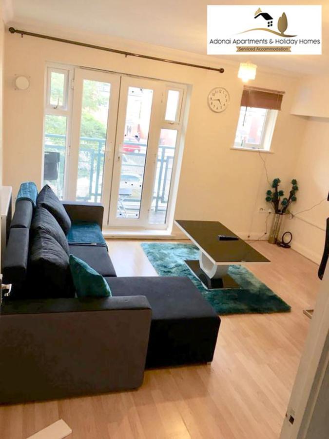 2 Bedroom Apartment At Dagenham , Adonai Serviced Accommodation, Free Wifi And Parking Dış mekan fotoğraf